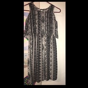 Dress - Black & White - Cut Off Shoulder